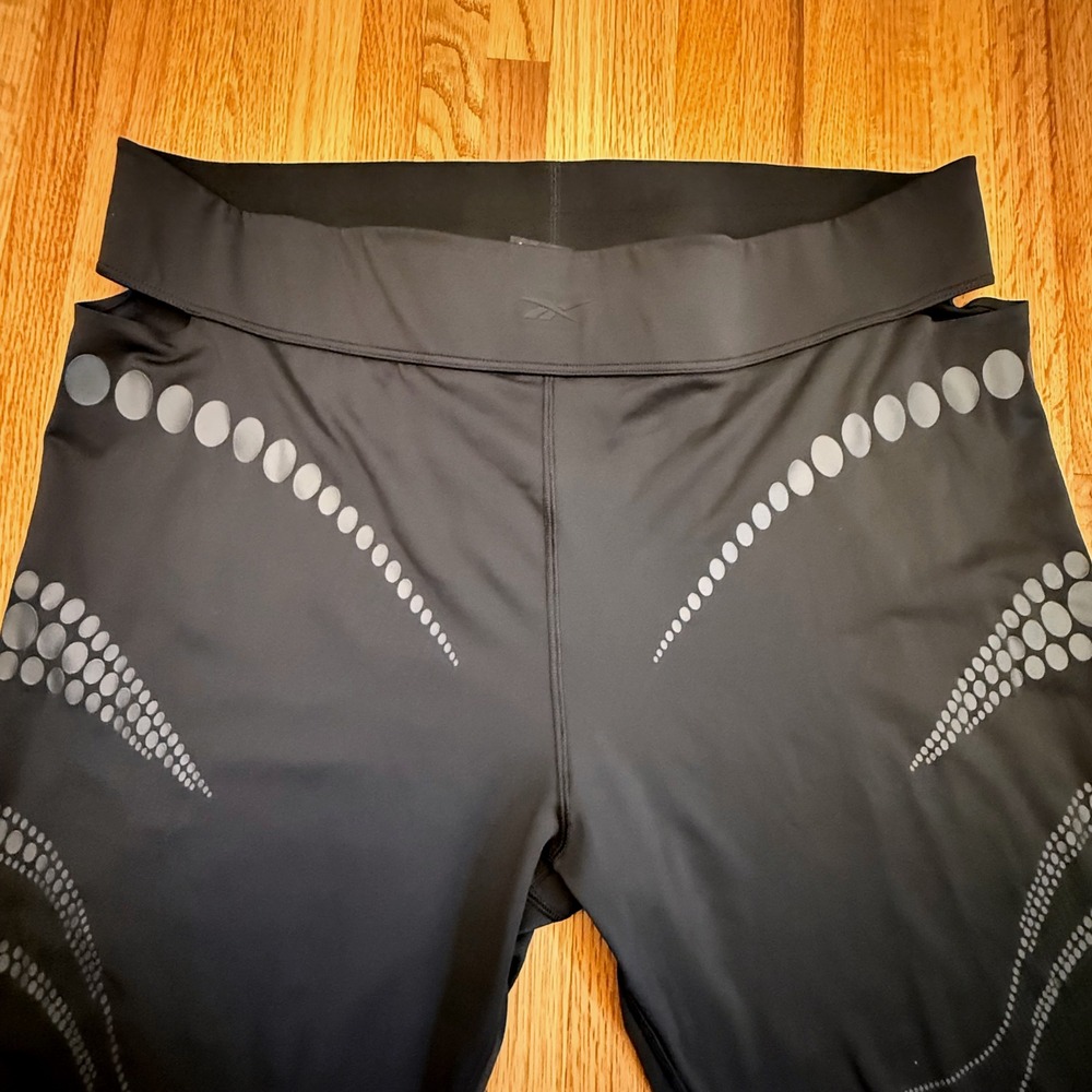 Reebok x Cardi B Women's 3X Black High-Rise Leggings with Waistband Cutouts Plus - Picture 5 of 7